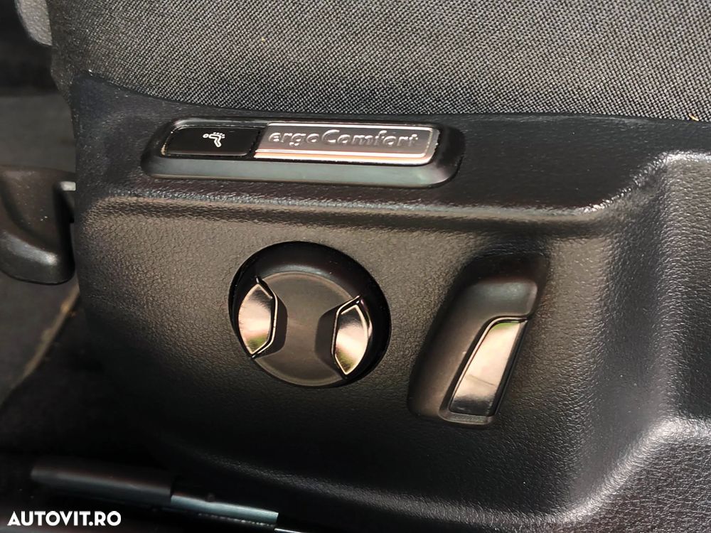 Volkswagen Passat 2.0 TDI SCR DSG Business - 6