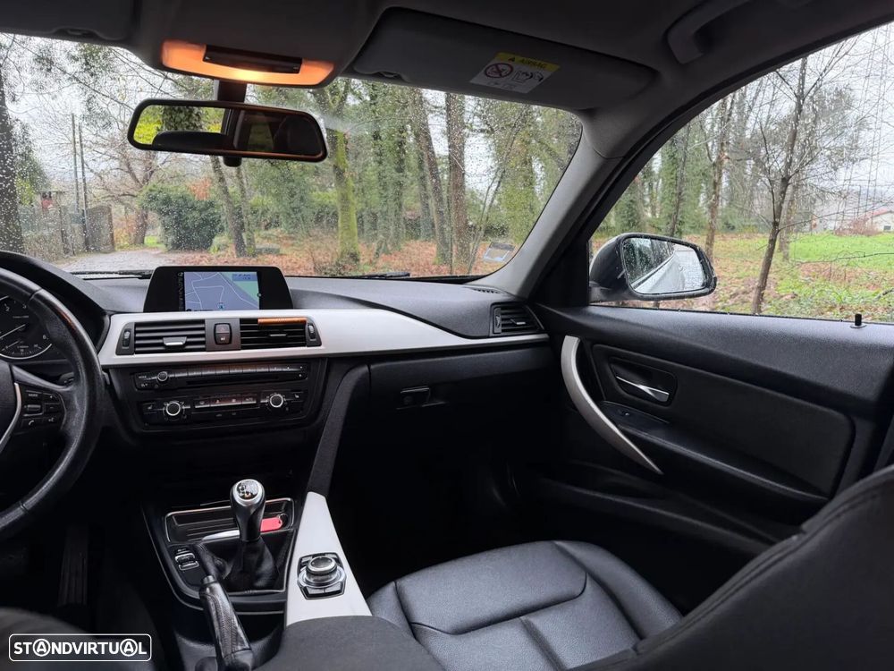 BMW 318 d Sport - 17