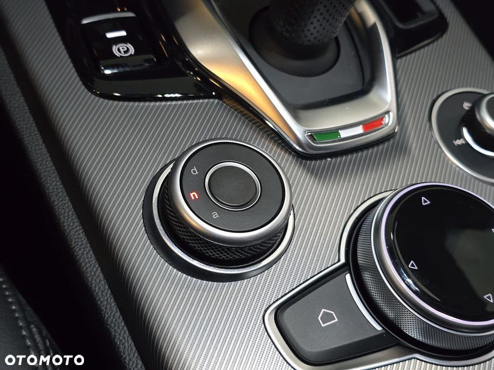 Alfa Romeo Stelvio 2.0 Turbo Veloce Q4 - 26