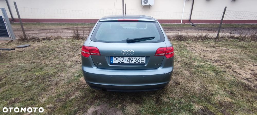 Audi A3 Sportback 1.6 TDI Attraction - 4