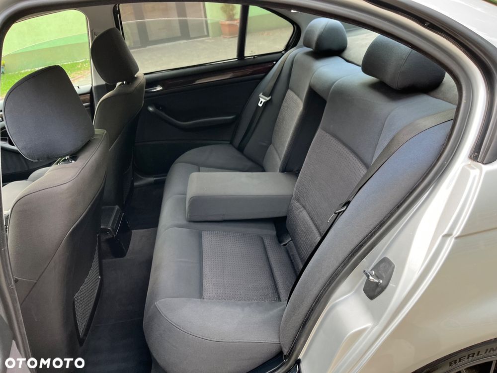 BMW Seria 3 325i - 6