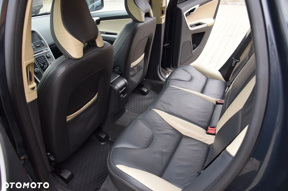 Volvo XC 60 D5 AWD RDesign - 16