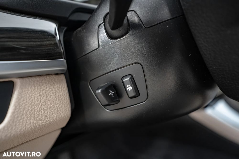 BMW Seria 5 530d xDrive - 31