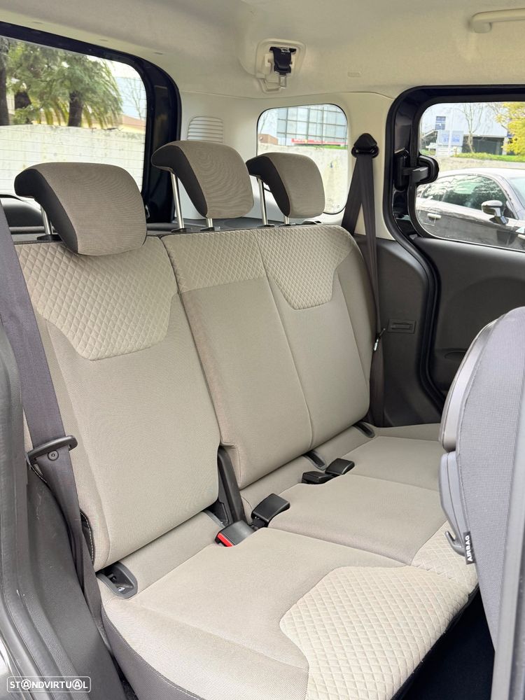 Ford Tourneo Courier 1.6 TDCi Titanium - 6