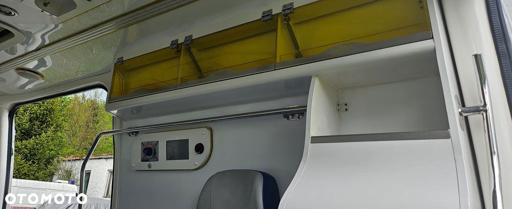 Mercedes-Benz Ambulans karetka Sprinter 319cdi automat - 37