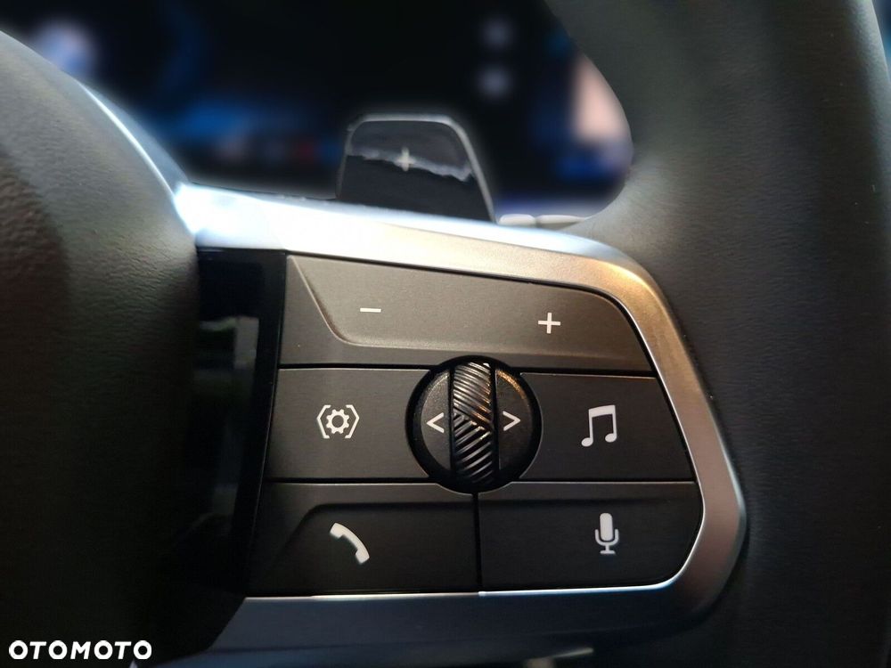 BMW Seria 1 120 mHEV - 24