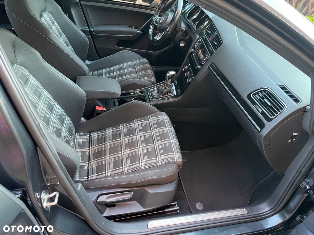 Volkswagen Golf 2.0 TDI BMT GTD DSG - 6