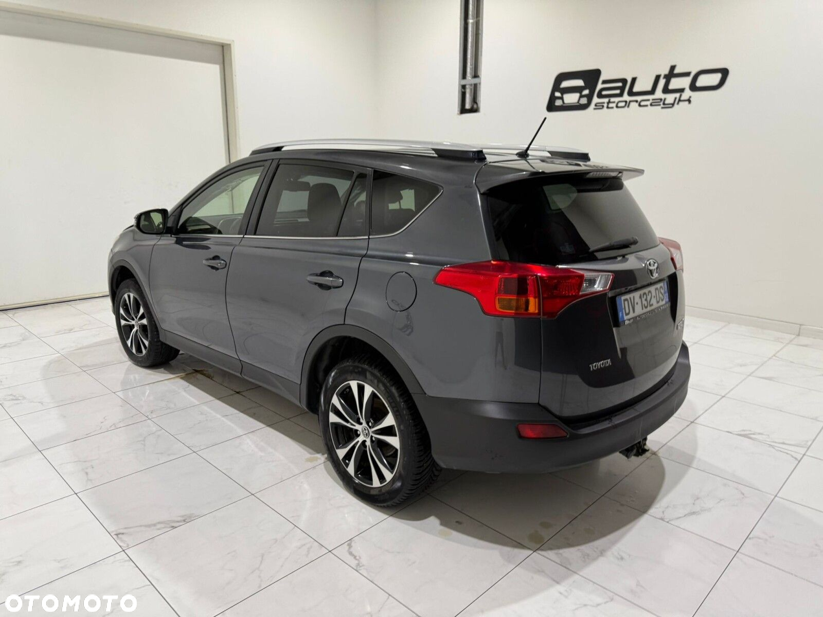 Toyota RAV4 - 8