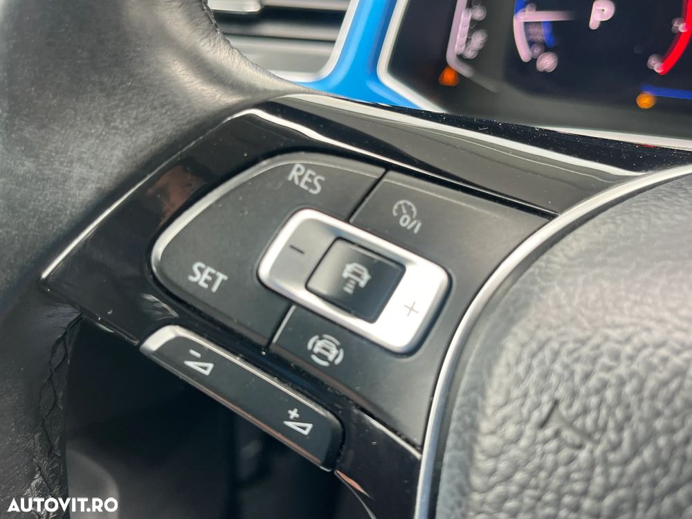 Volkswagen T-Roc - 14