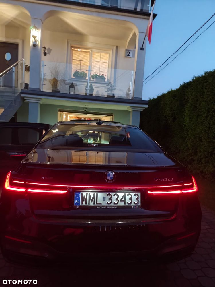 BMW Seria 7 750Li xDrive - 10