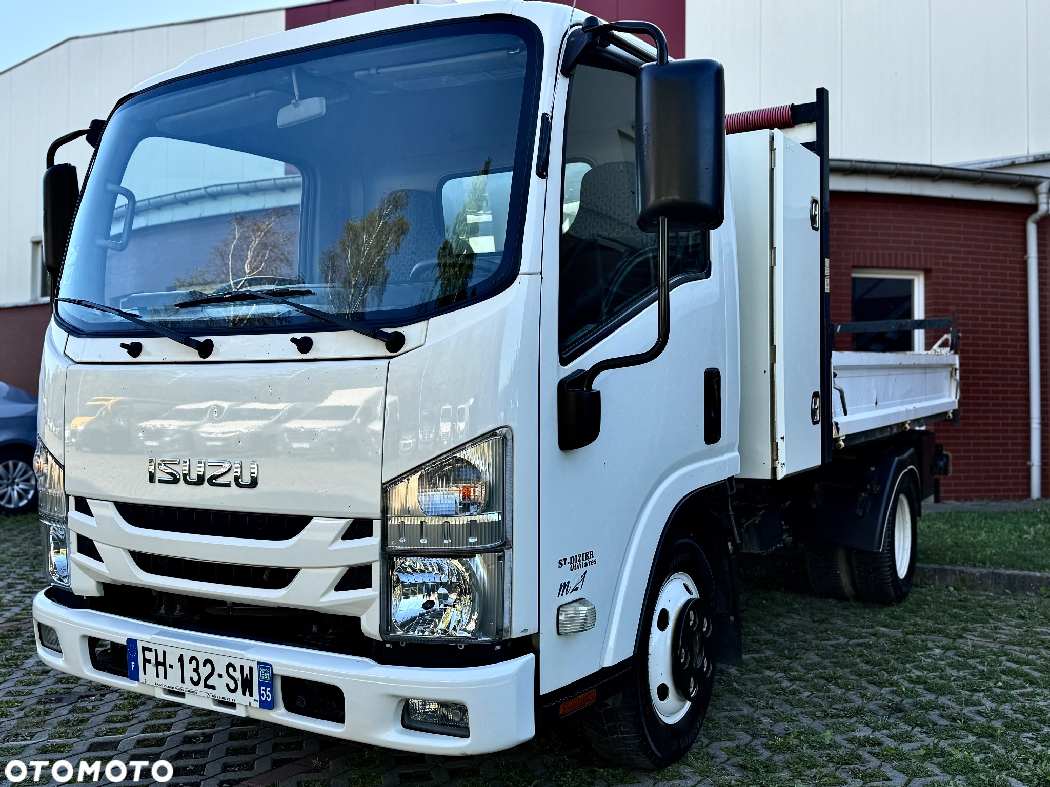 Isuzu N1R - 10