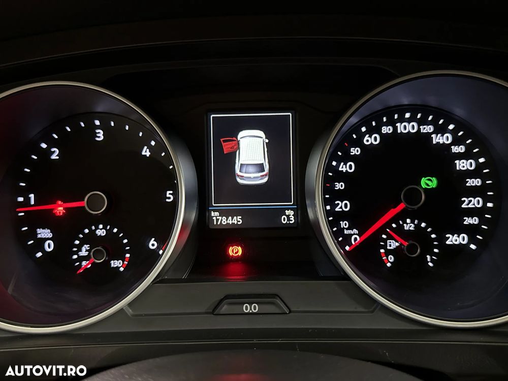 Volkswagen Tiguan - 11