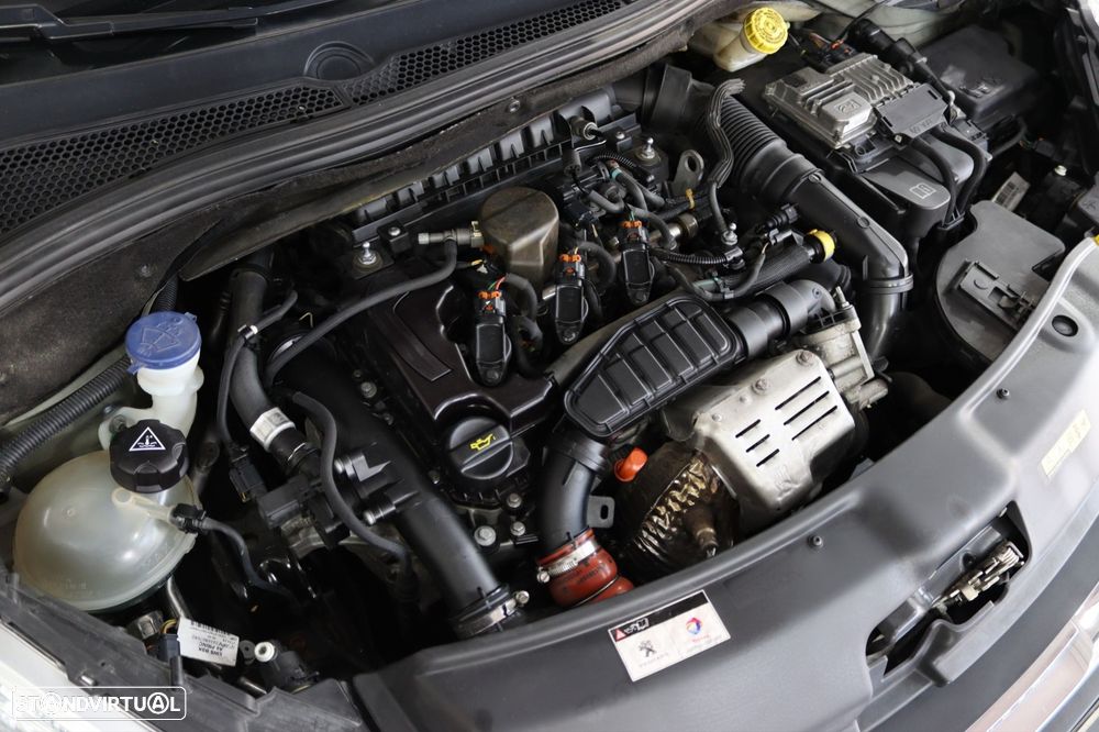 Peugeot 208 1.2 PureTech Allure - 19
