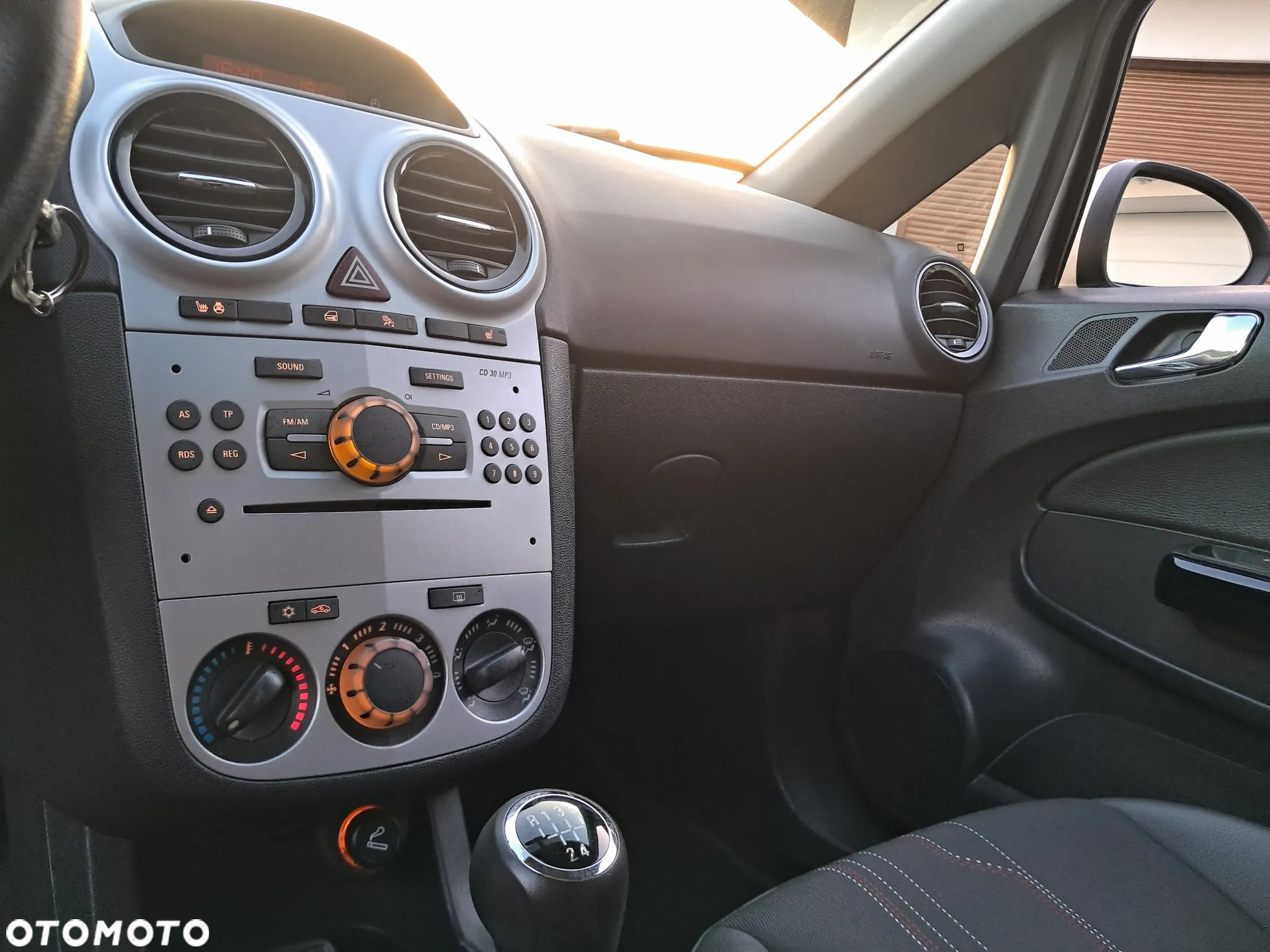 Opel Corsa 1.2 16V Edition 150 - 26