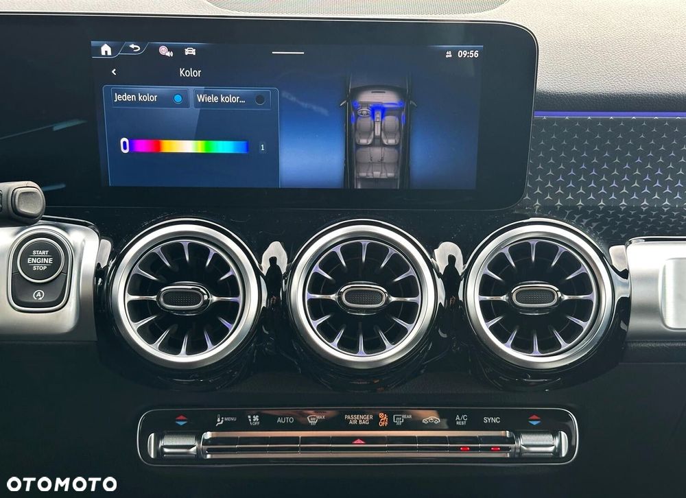 Mercedes-Benz GLB - 11