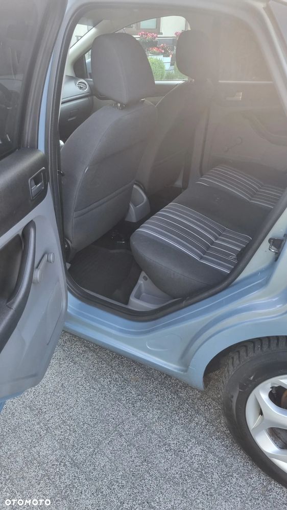 Ford Focus 1.4 Ambiente - 13