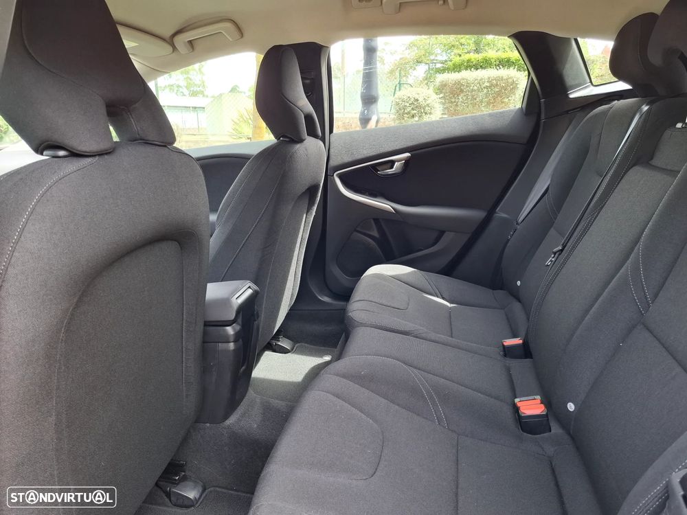 Volvo V40 2.0 D2 Momentum - 6