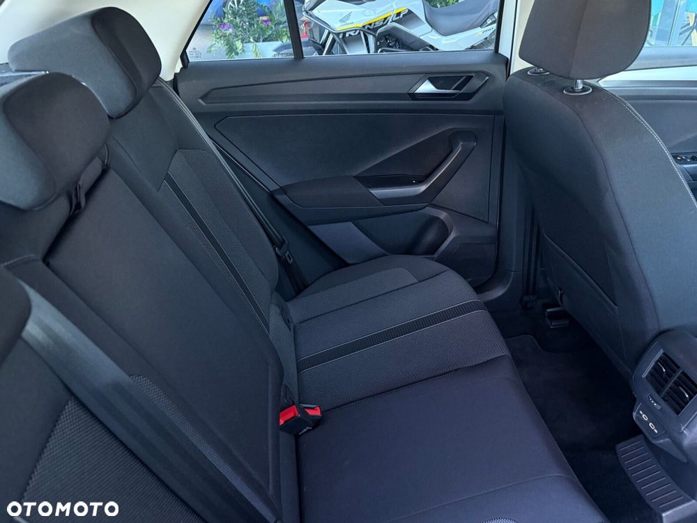 Volkswagen T-Roc - 16