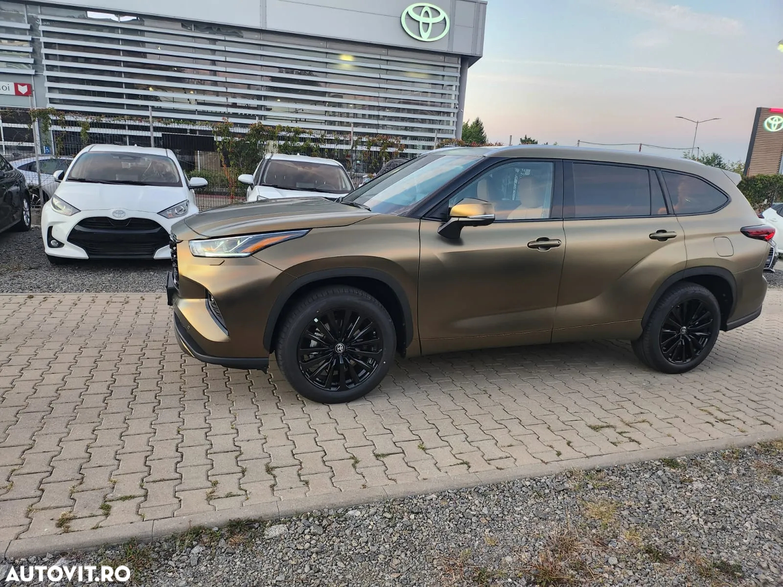 Toyota Highlander 2.5 L Hybrid Dynamic Force 248CP Luxury Metallic - 11