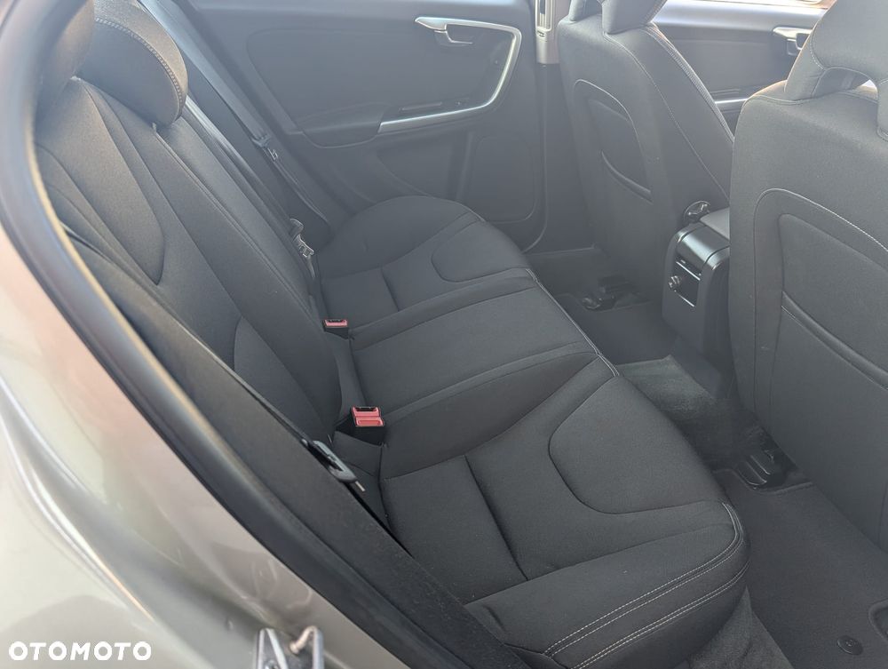 Volvo S60 T4 Momentum - 21