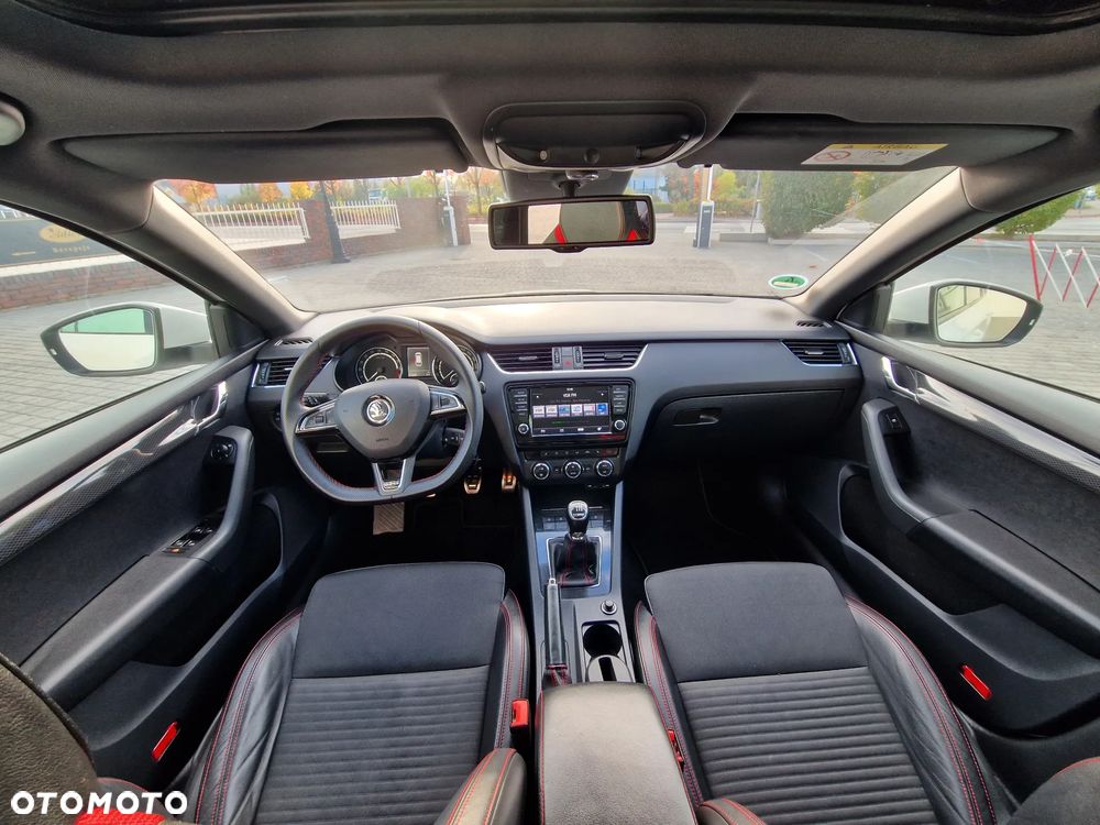 Skoda Octavia 2.0 TDI RS - 25