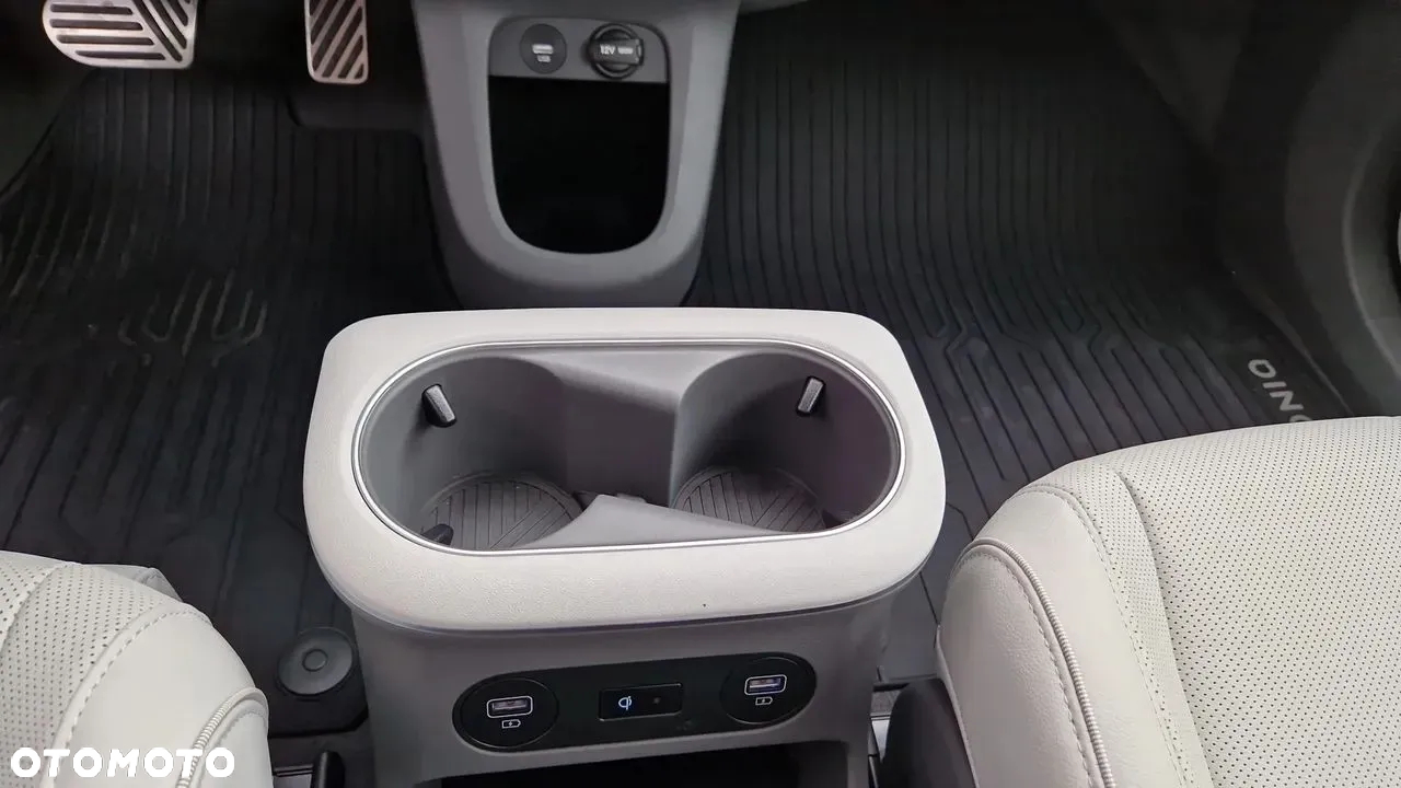 Hyundai IONIQ - 21