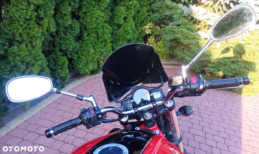 Suzuki Gladius - 7