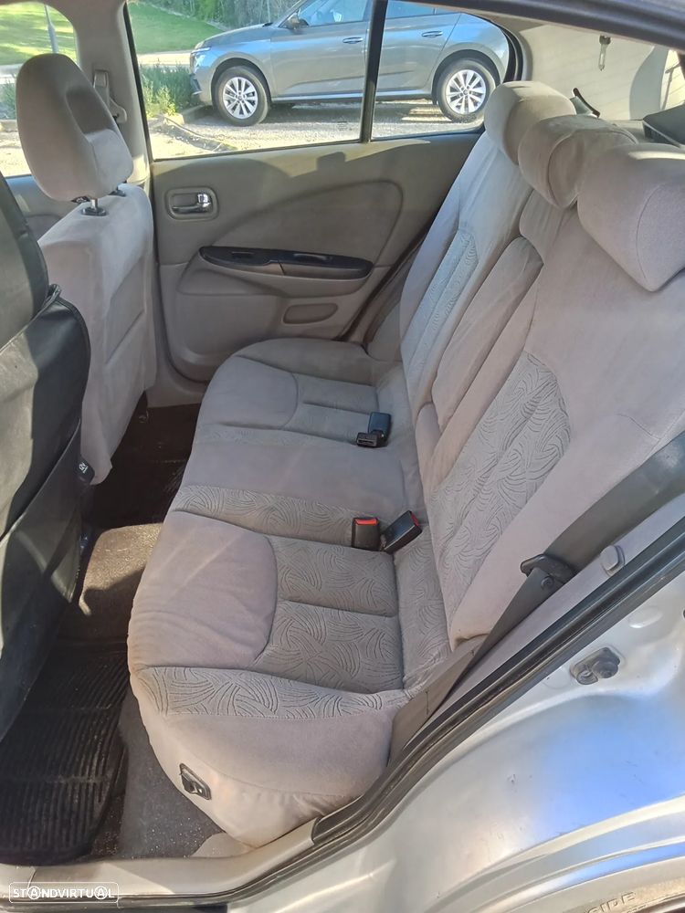 Nissan Almera 1.5 Luxury - 9