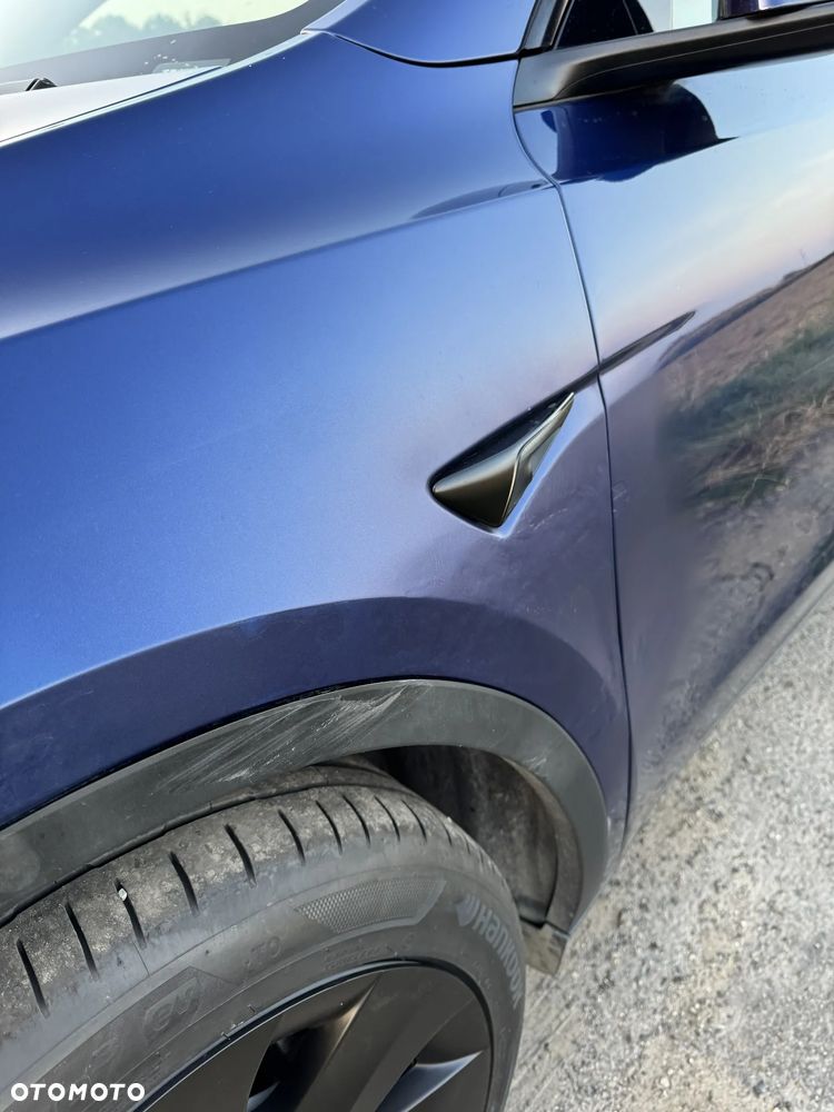 Tesla Model Y - 7