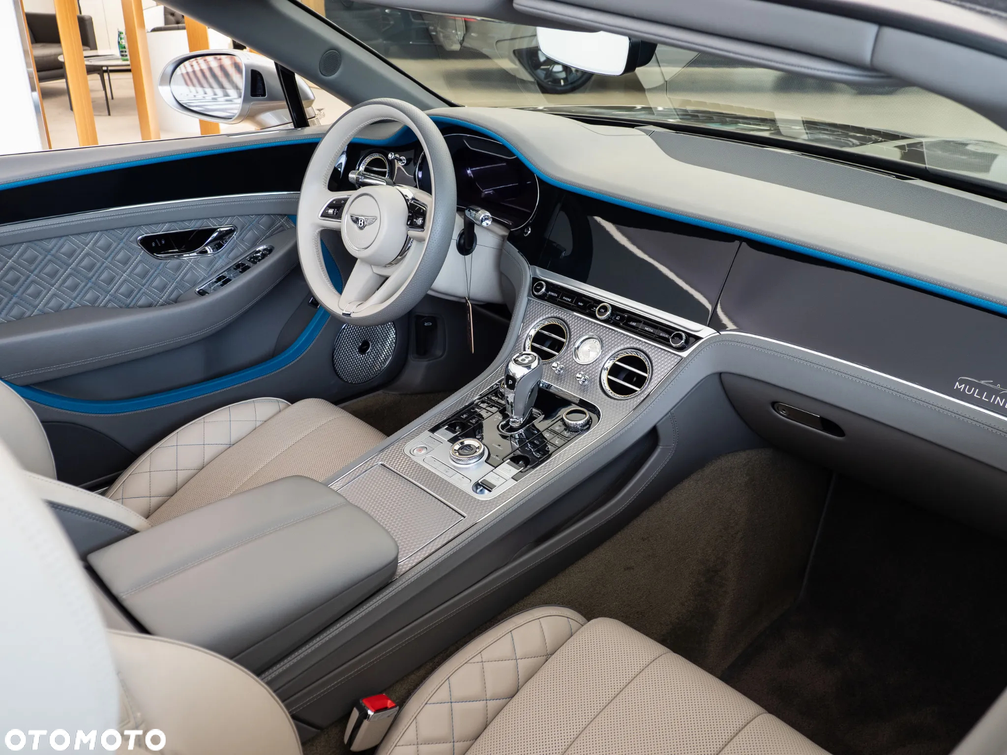 Bentley Continental GT New Convertible V8 Mulliner - 24
