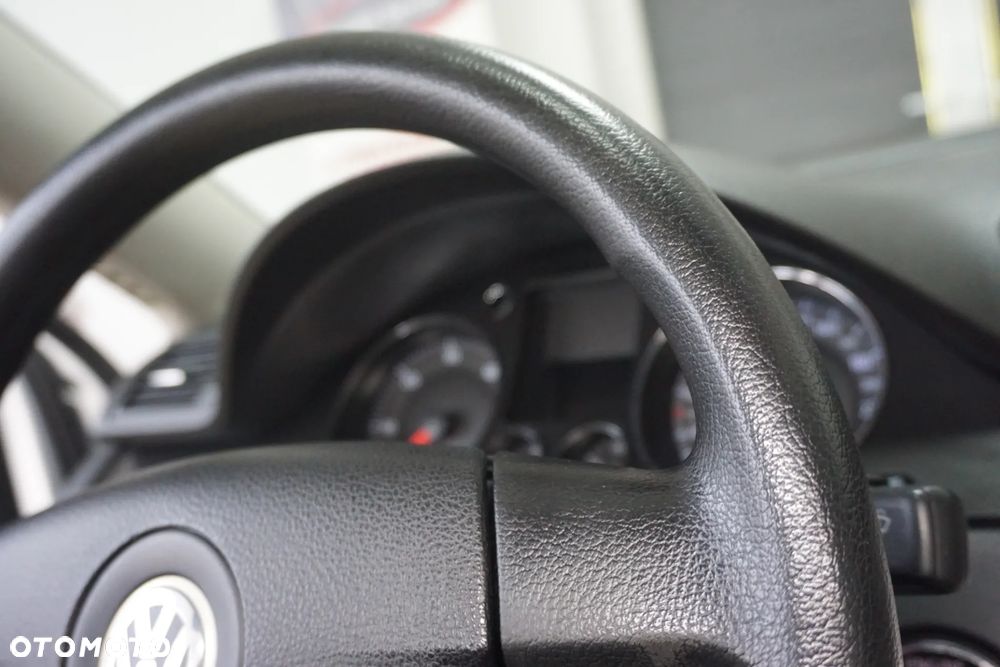 Volkswagen Passat 2.0 TDI Comfortline - 27