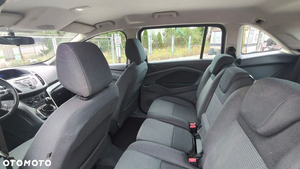 Ford Grand C-MAX - 12