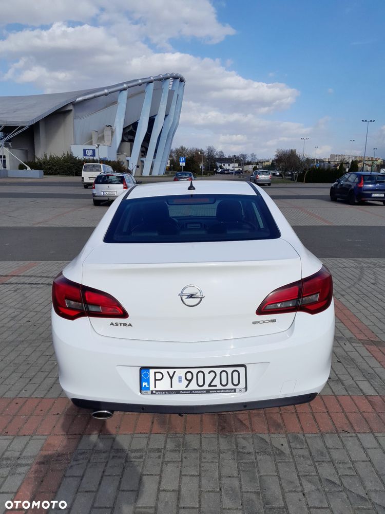 Opel Astra 1.4 T Business EU6 - 11