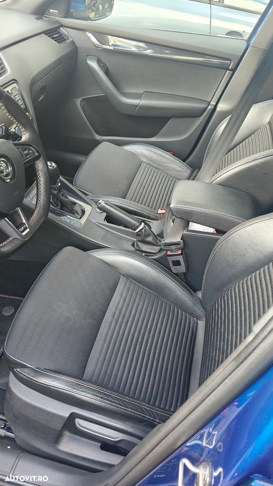 Skoda Octavia 2.0 TDI DSG RS - 7