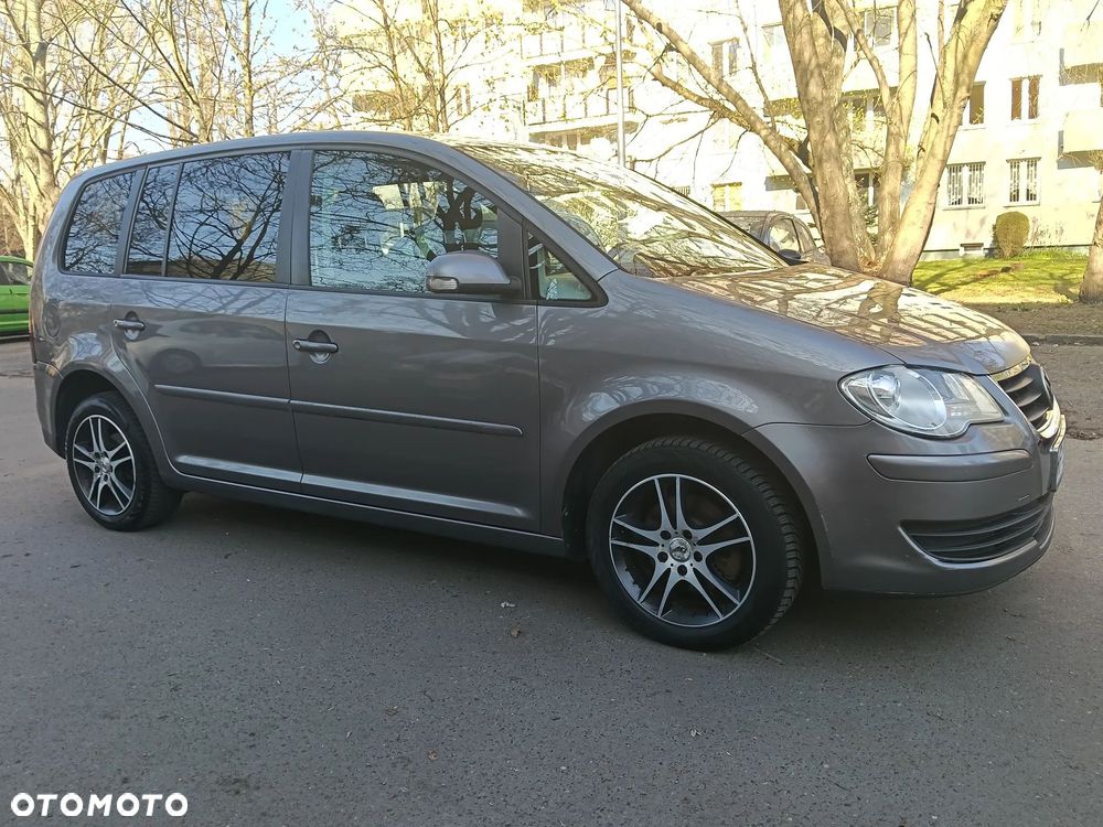 Volkswagen Touran 1.9 TDI Trendline DSG - 6