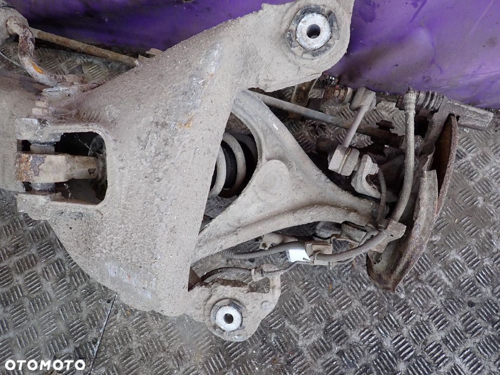 PEUGEOT 407 SANKI TRAWERS TYŁ - 7