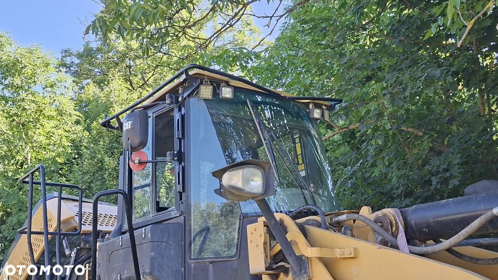 Caterpillar 966K - 9