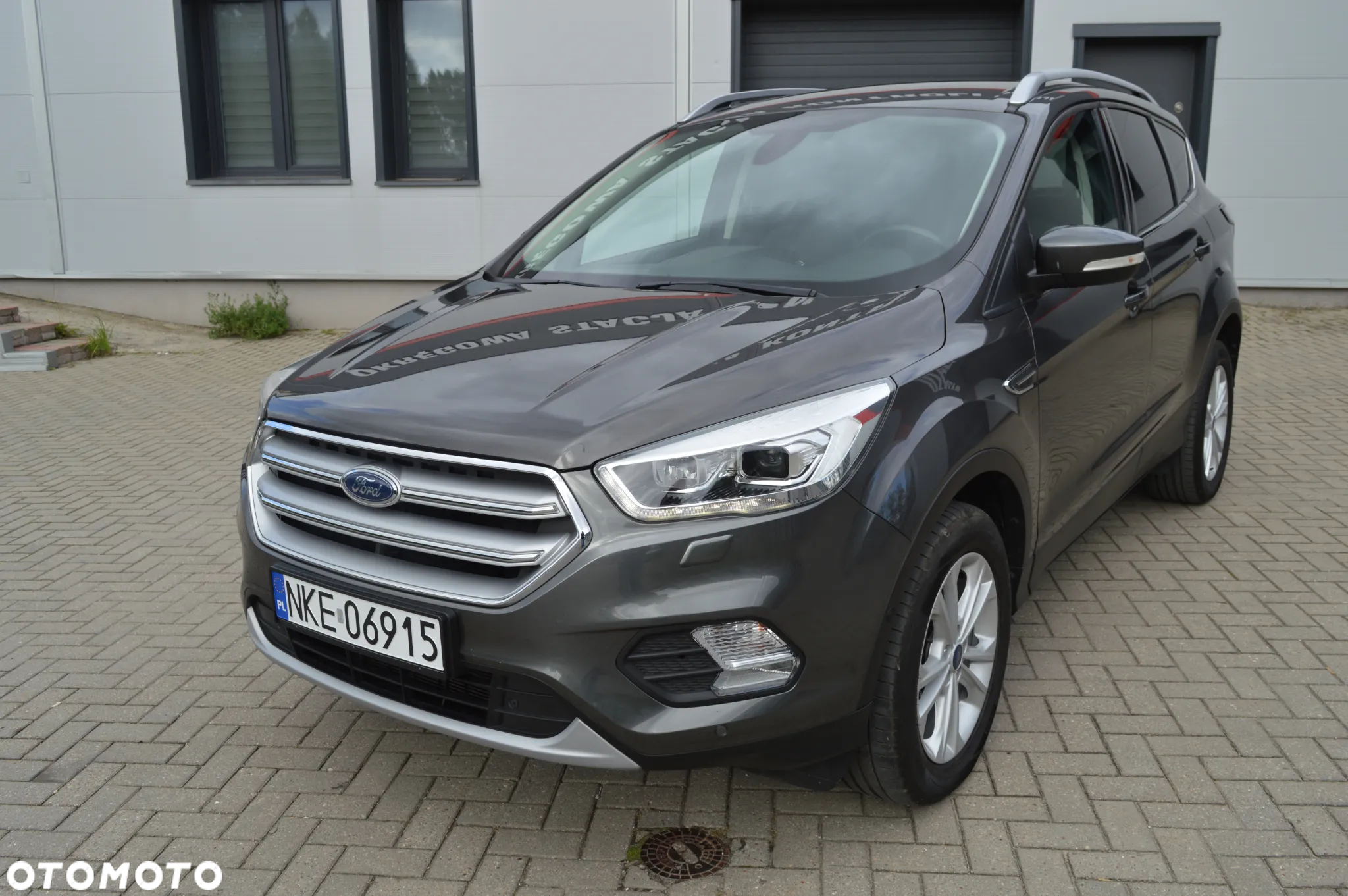 Ford Kuga 1.5 EcoBoost 2x4 Titanium - 4