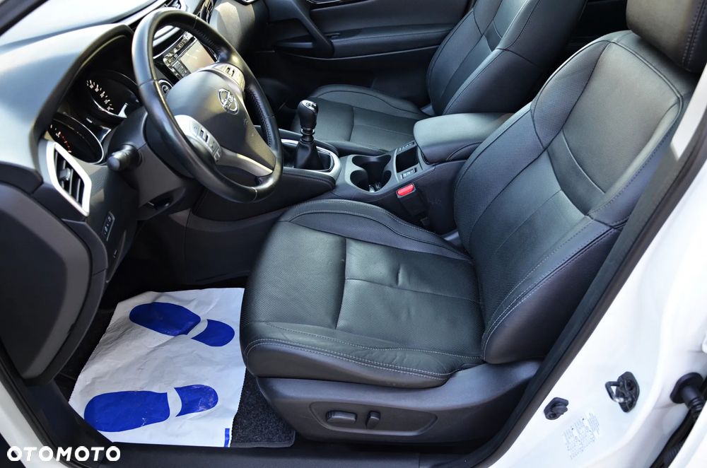 Nissan Qashqai 1.6 DCi 4x4 Tekna - 28