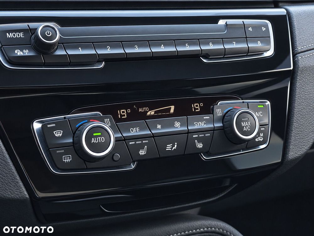 BMW X1 sDrive18i Sport Line - 24