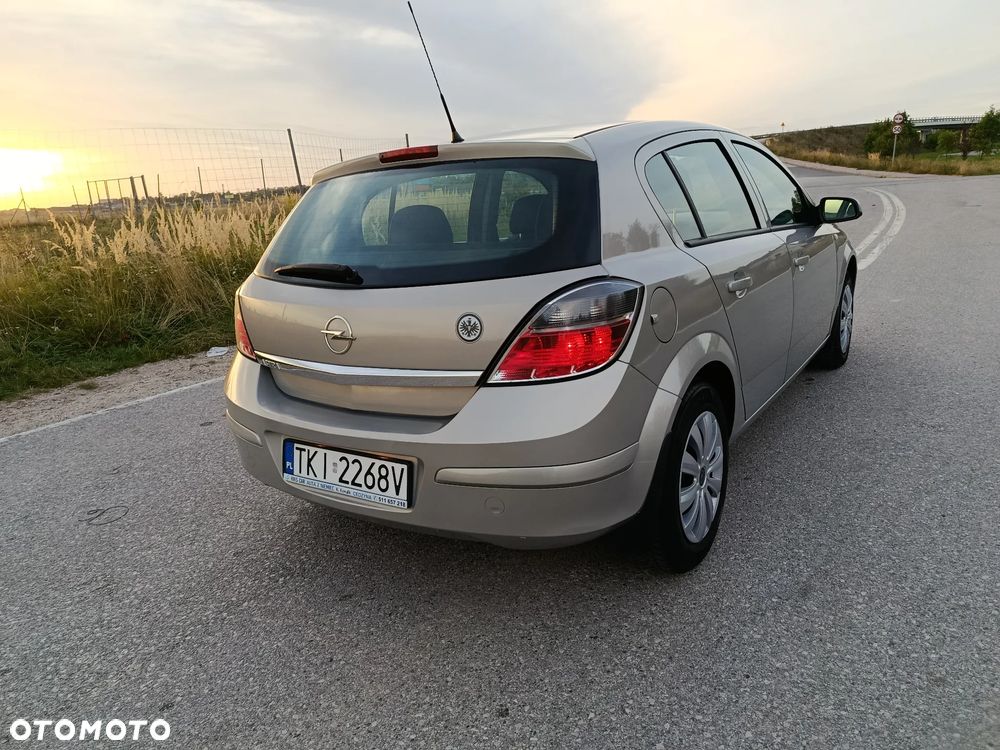 Opel Astra 1.6 Color Edition - 8