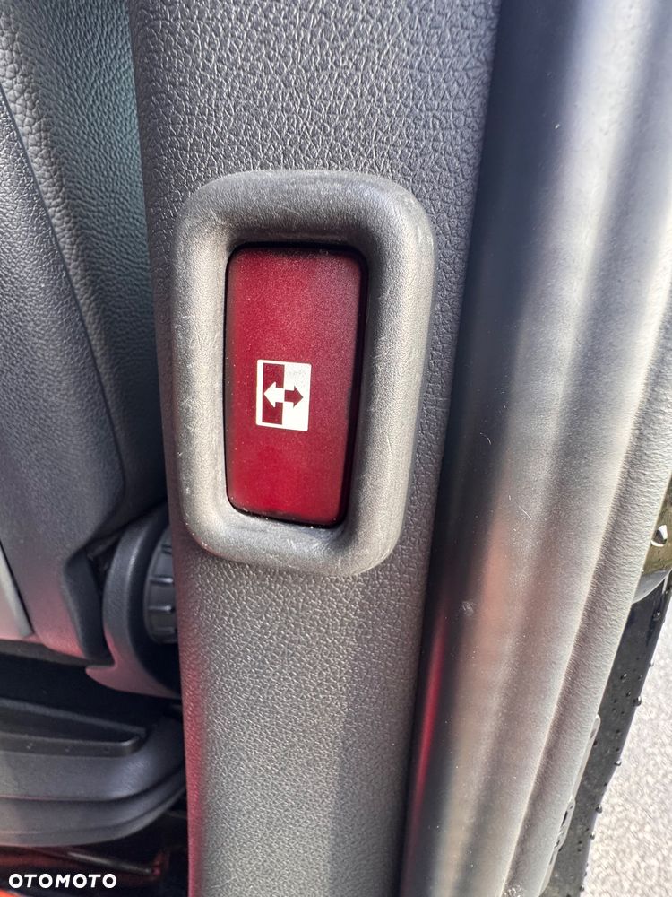 Mercedes-Benz Sprinter - 25