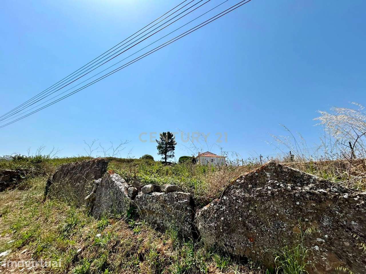 Terreno com 9.749 m² e Potencial de Construção em Zona Urbana e Rural - Grande imagem: 3/6