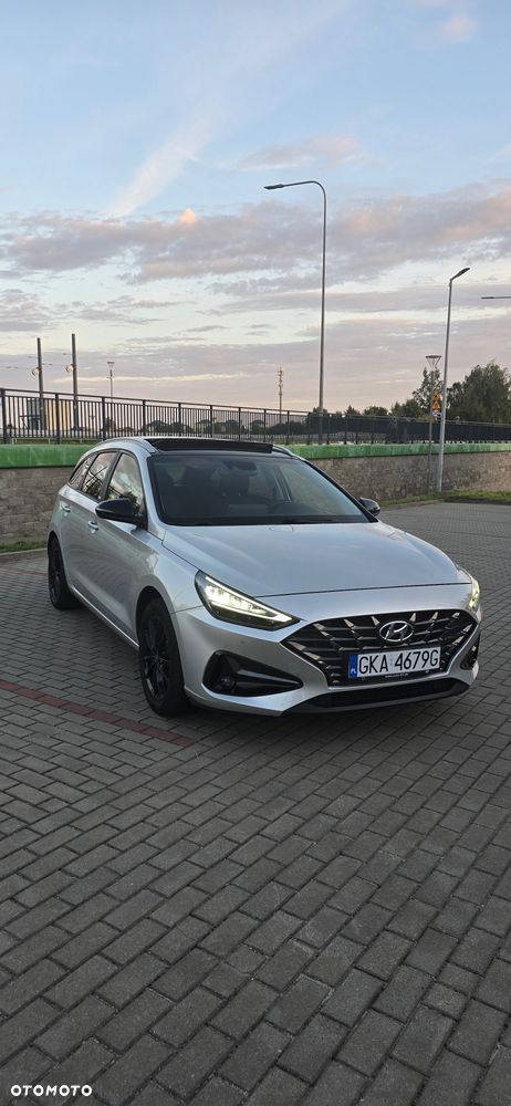 Hyundai i30 1.6 CRDI DCT Intro - 1