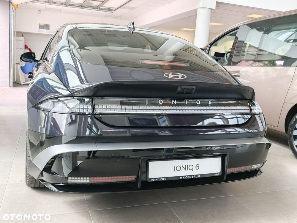 Hyundai IONIQ 6 - 7