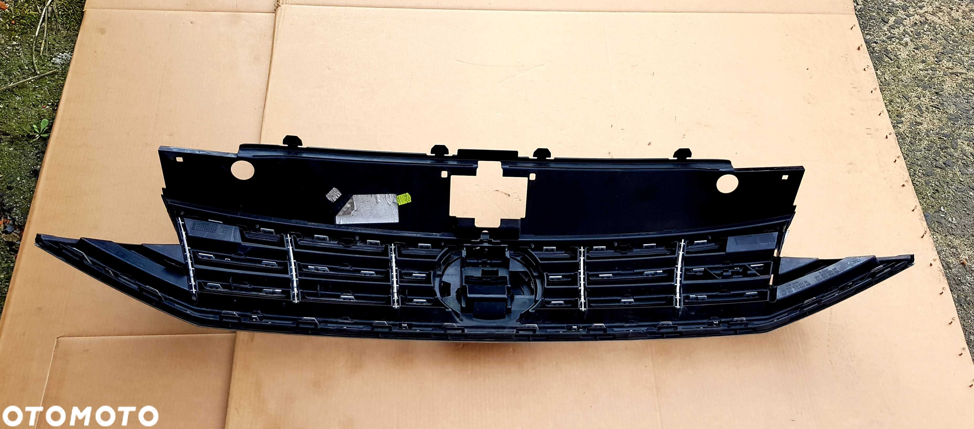 VW PASSAT B8 R-LINE LIFT Atrapa Maskownica Grill 3G0‌853‌653‌N Oryg - 2