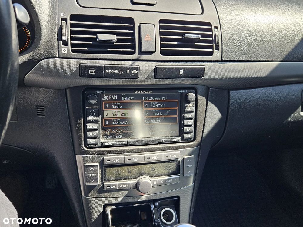 Toyota Avensis 2.2 D-4D Sol Plus 180 Premium - 28