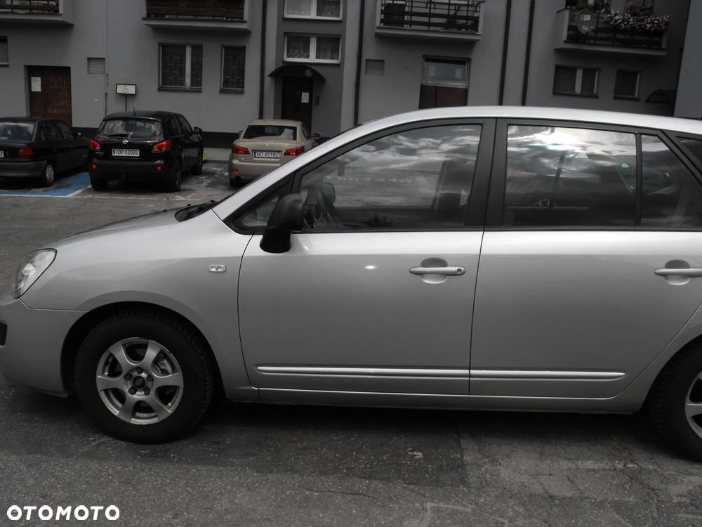 Kia Carens 2.0 CVVT EX - 1