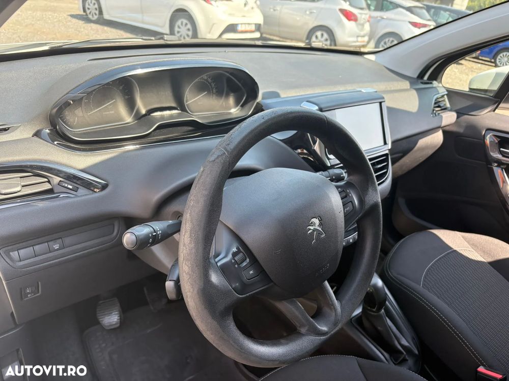 Peugeot 208 1.2 L PureTech Active - 7