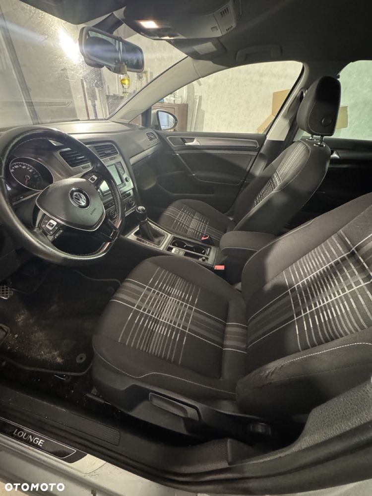 Volkswagen Golf 1.6 TDI BlueMotion Comfortline - 8